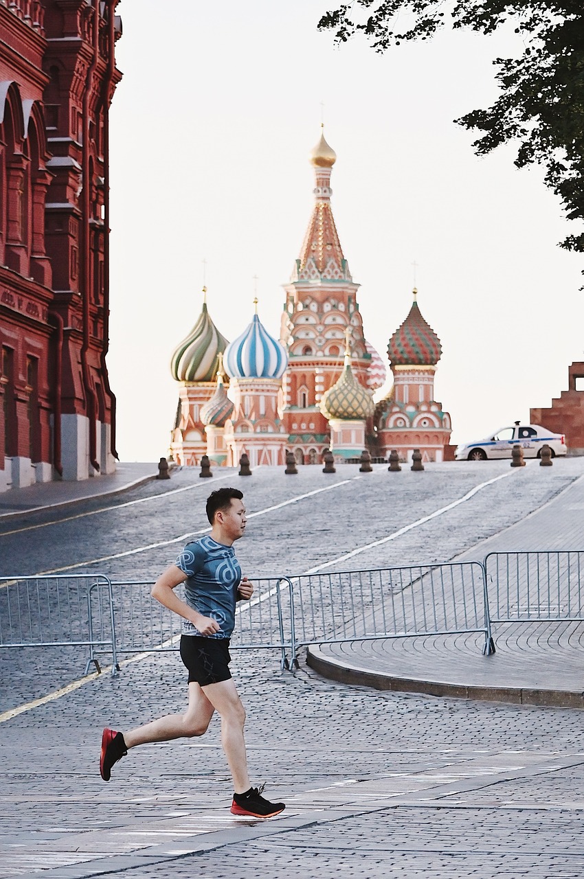 man, running, moscow-5077131.jpg